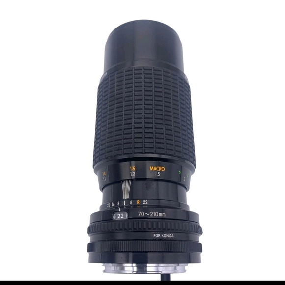 Sigma Zoom 70-210mm 1:4-5. Lens for Konica and Case Made in Japan - Picture 7 of 12